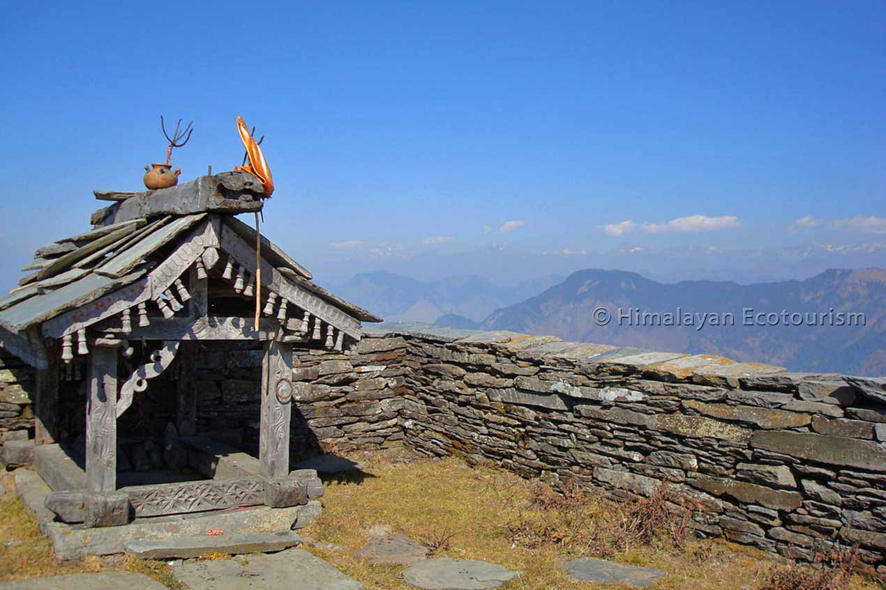 Raghupur fort trek near Jalori pass