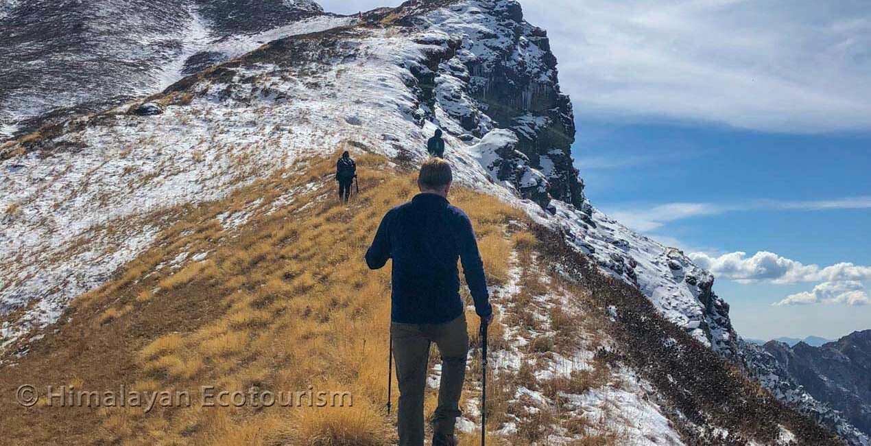 The pass between the Sainj and Tirthan valleys