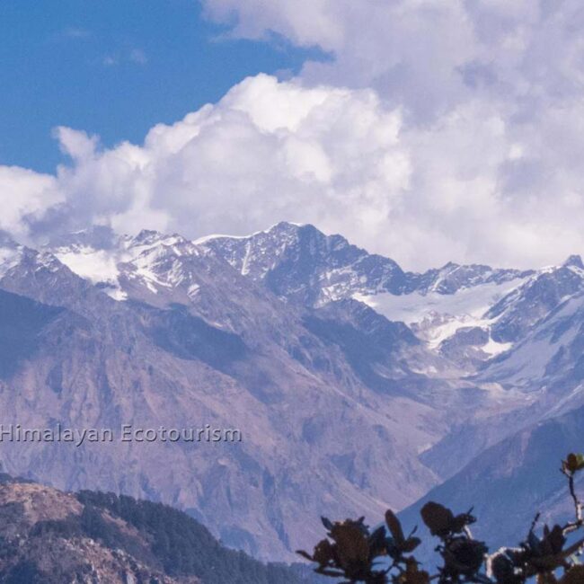 View of the Great Himalayan National Park from Kundri