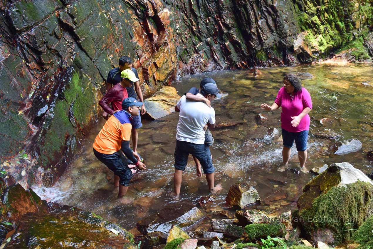 Tourist in Chhoie waterfall