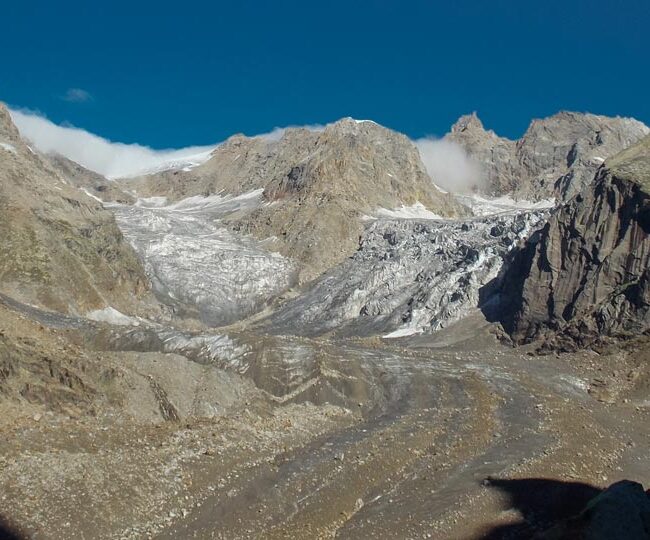 at the top of sara umga trek